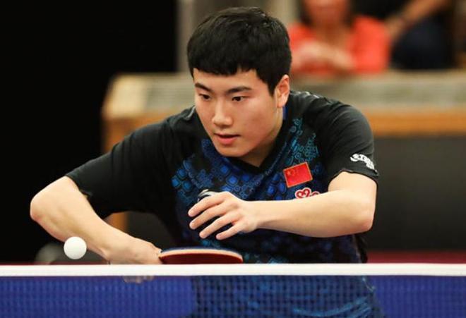 多家媒体竞 多家媒体竞